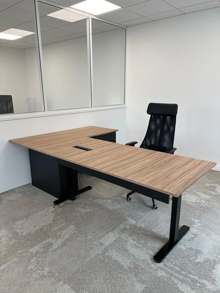 Bureau d'angle en bois sur mesure